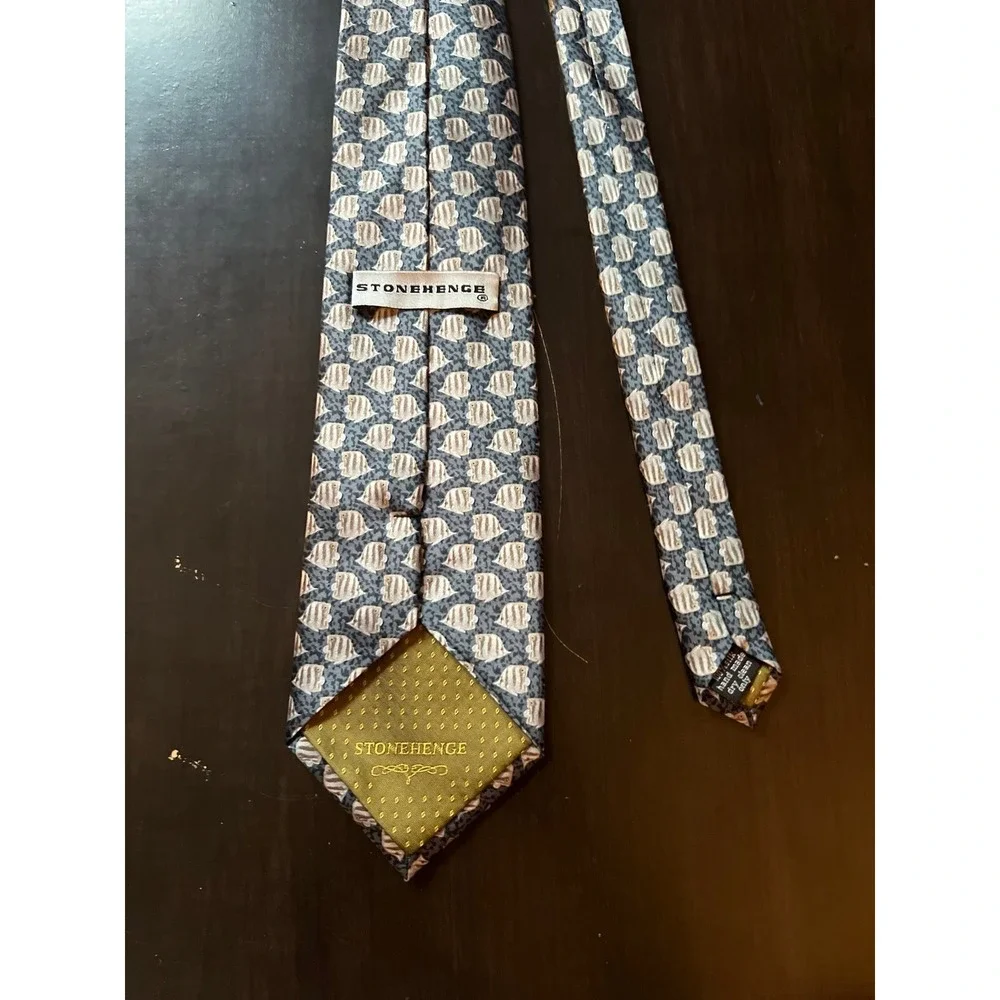Stonehenge Tie Silk‎ Blue w/ brown/yellow fish